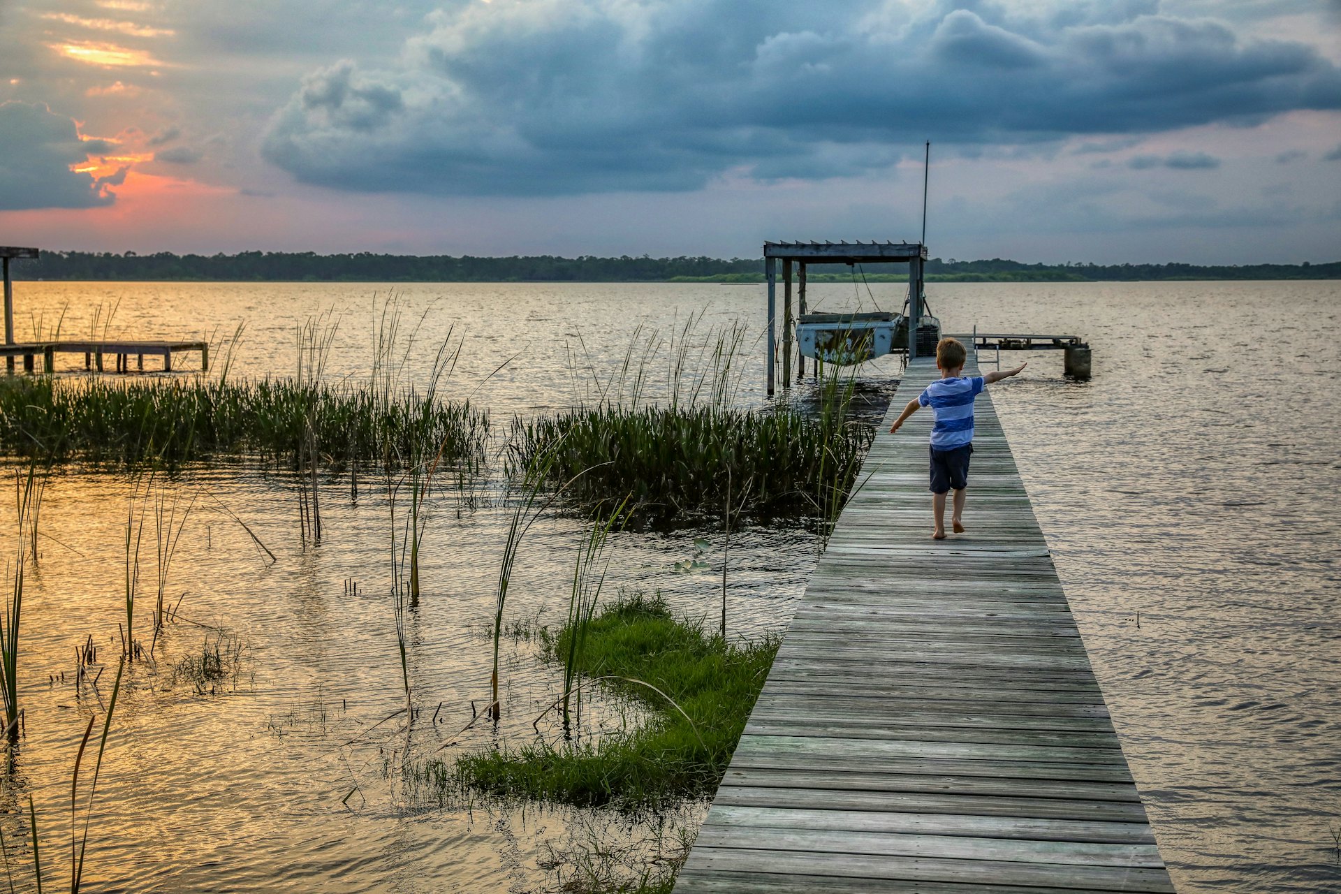 Central Florida lakefront near Sanford on Lake Monroe